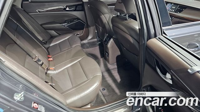 Kia K7 2019 — photo 11
