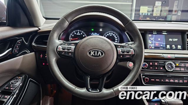 Kia K7 2019 — photo 13