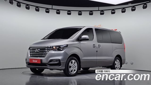 Hyundai Starex 2019 — photo 1