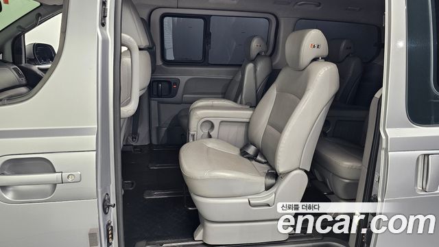 Hyundai Starex 2019 — photo 11