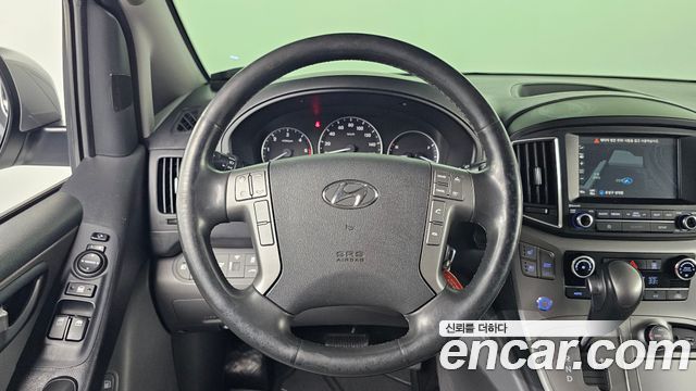 Hyundai Starex 2019 — photo 13