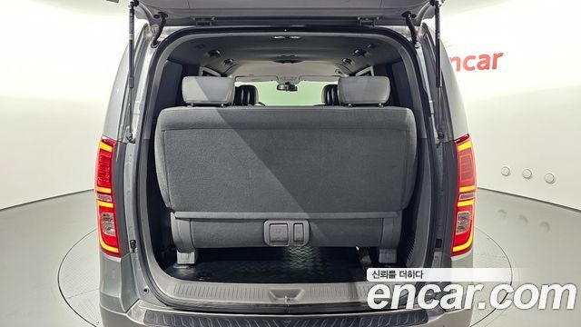 Hyundai Starex 2019 — photo 16