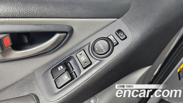 Hyundai Starex 2019 — photo 17