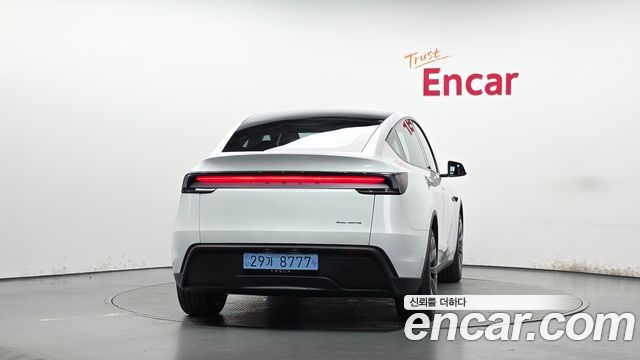 Tesla Model Y 2026 — photo 4