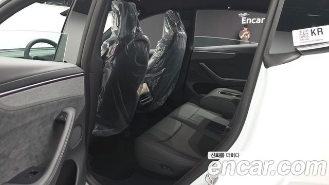 Tesla Model Y 2026 — photo 11