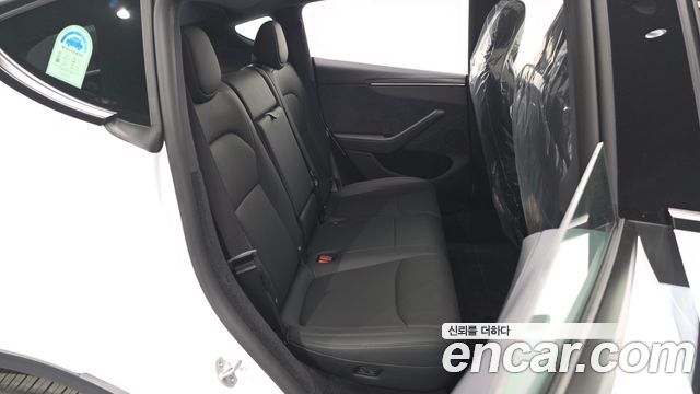 Tesla Model Y 2026 — photo 12