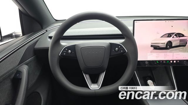 Tesla Model Y 2026 — photo 13