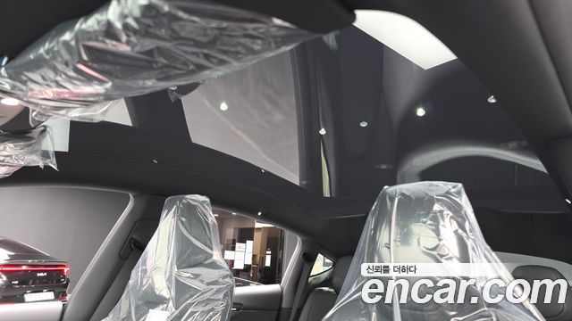 Tesla Model Y 2026 — photo 17