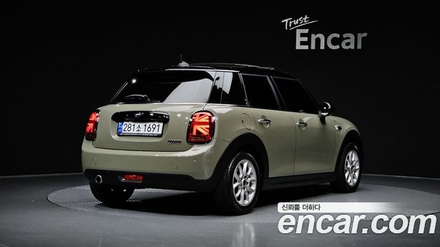 Mini Cooper 2019 — photo 2