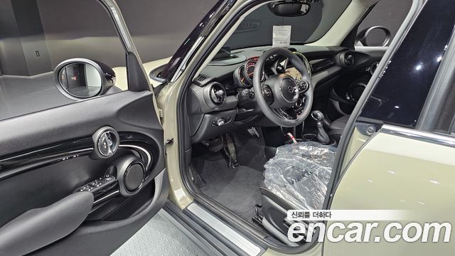 Mini Cooper 2019 — photo 13