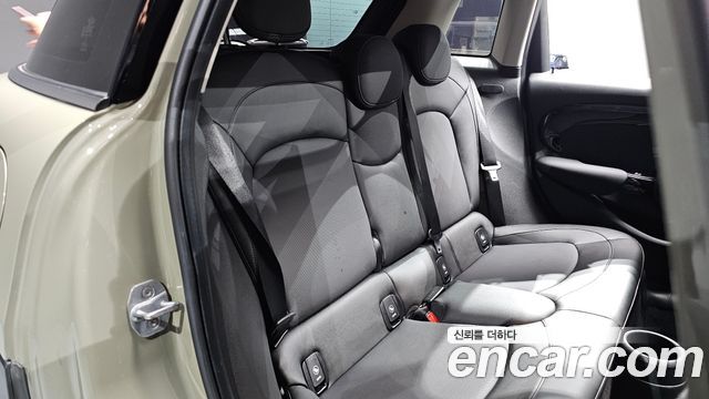 Mini Cooper 2019 — photo 17
