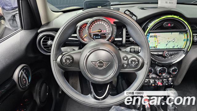 Mini Cooper 2019 — photo 19
