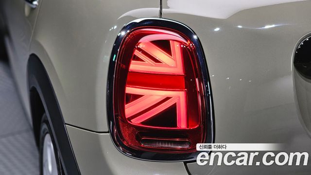 Mini Cooper 2019 — photo 9