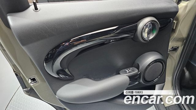 Mini Cooper 2019 — photo 15