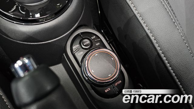 Mini Cooper 2019 — photo 27