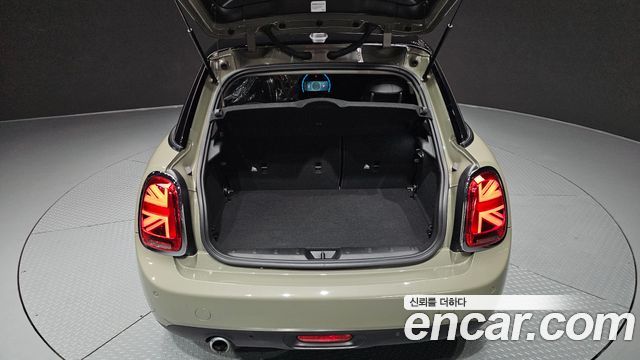 Mini Cooper 2019 — photo 33