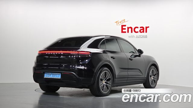 Porsche Macan 2025 — photo 2