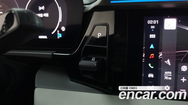 Porsche Macan 2025 — photo 12