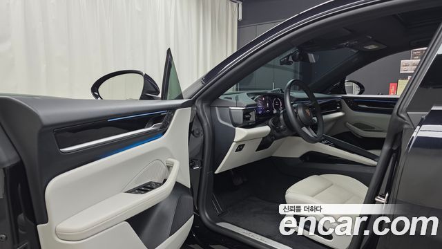 Porsche Macan 2025 — photo 13