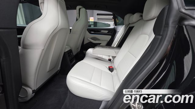 Porsche Macan 2025 — photo 18