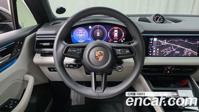Porsche Macan 2025 — photo 20