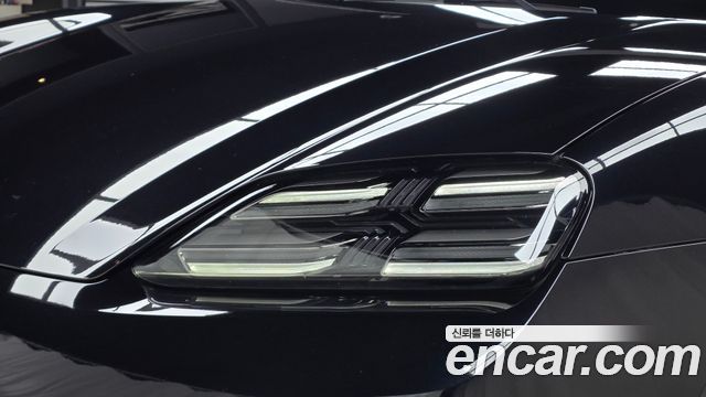 Porsche Macan 2025 — photo 8
