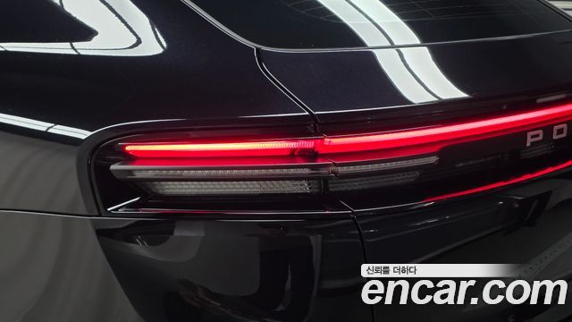 Porsche Macan 2025 — photo 9