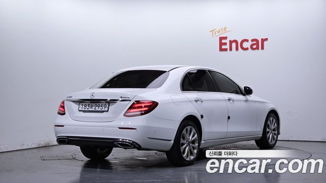 Mercedes-Benz E-Class 2020 — photo 2