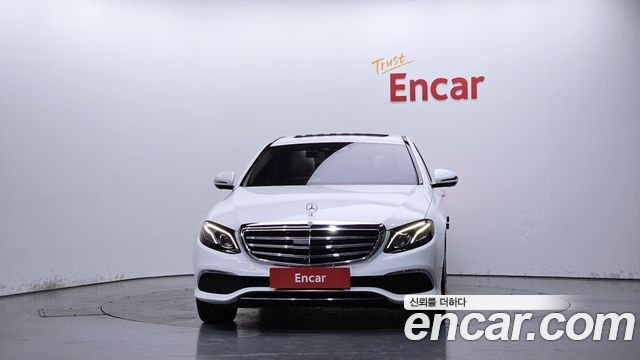 Mercedes-Benz E-Class 2020 — photo 3