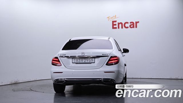 Mercedes-Benz E-Class 2020 — photo 4