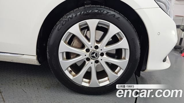 Mercedes-Benz E-Class 2020 — photo 5