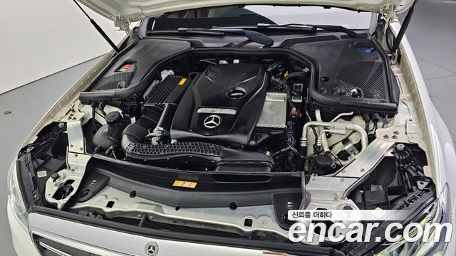 Mercedes-Benz E-Class 2020 — photo 6