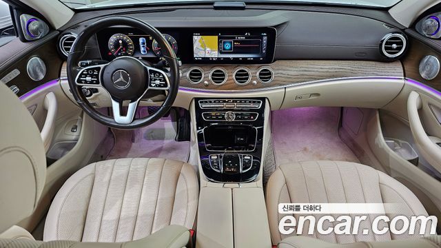 Mercedes-Benz E-Class 2020 — photo 10