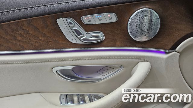 Mercedes-Benz E-Class 2020 — photo 23