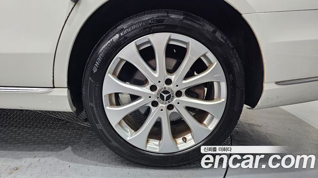 Mercedes-Benz E-Class 2020 — photo 7