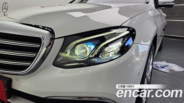 Mercedes-Benz E-Class 2020 — photo 8