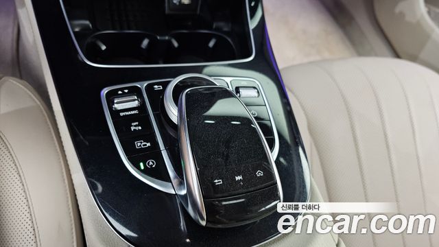 Mercedes-Benz E-Class 2020 — photo 27