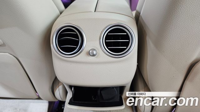 Mercedes-Benz E-Class 2020 — photo 31