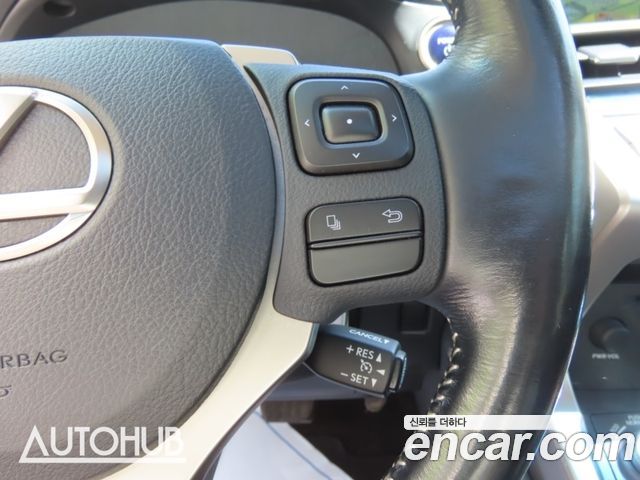 Lexus NX 2017 — photo 12