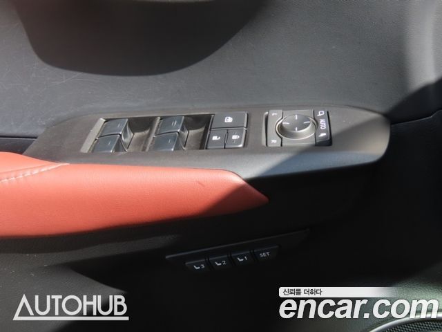 Lexus NX 2017 — photo 13