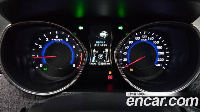 Hyundai AVANTE 2011 — photo 11