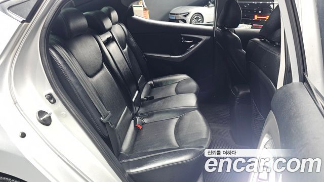 Hyundai AVANTE 2011 — photo 17