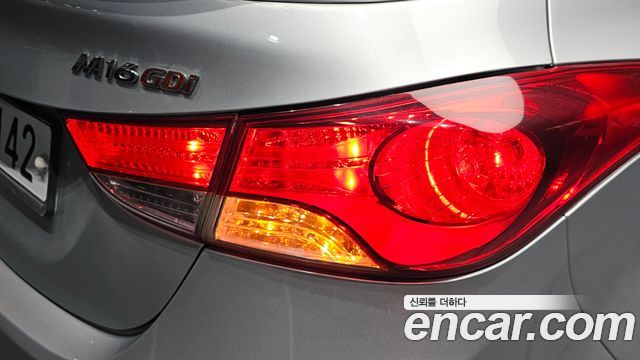Hyundai AVANTE 2011 — photo 9