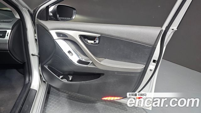Hyundai AVANTE 2011 — photo 14