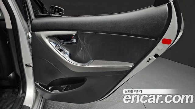 Hyundai AVANTE 2011 — photo 15