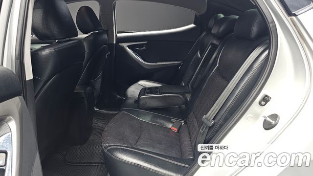 Hyundai AVANTE 2011 — photo 30