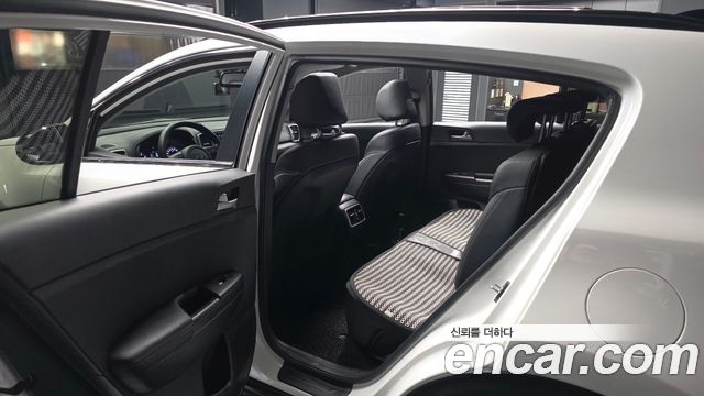 Kia Sportage 2018 — photo 16