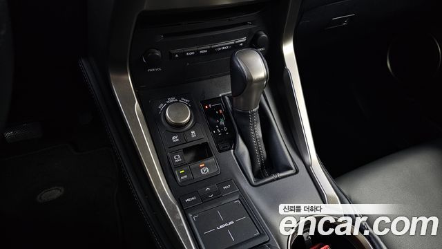 Lexus NX 2017 — photo 12