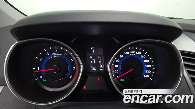 Hyundai AVANTE 2014 — photo 11