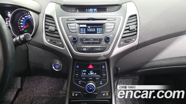 Hyundai AVANTE 2014 — photo 20